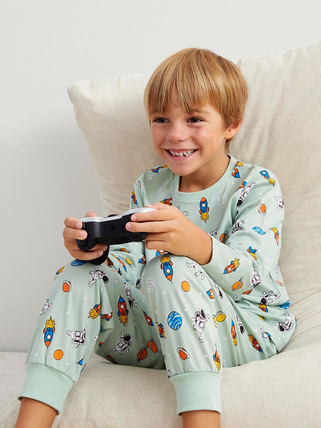 LCW Kids سێتی بیجامە چاپکراوی بۆ کوڕان -W51209Z1-LRK