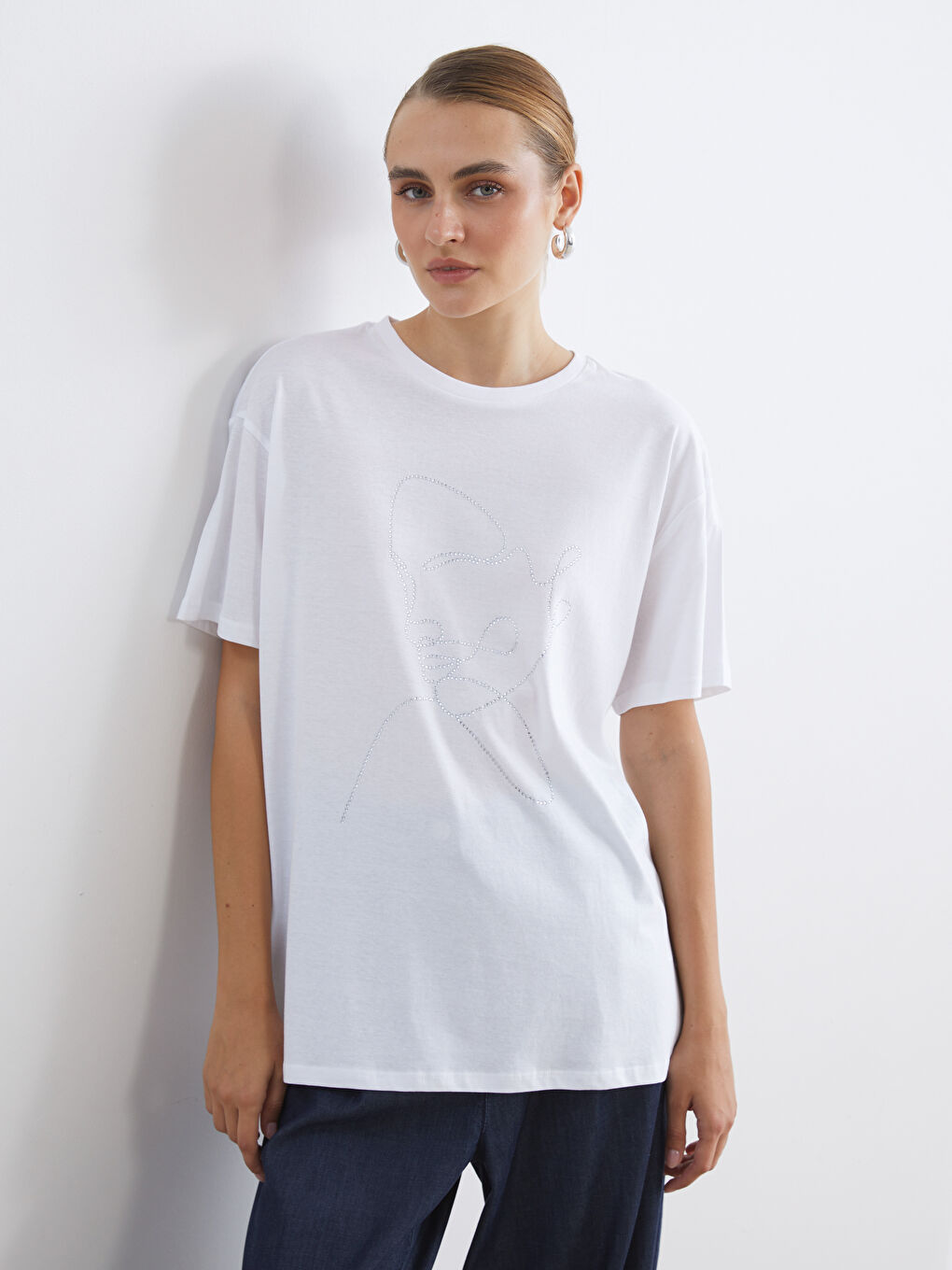 LCW Modest Crew Neck Rhinestone Embellished Women's T-Shirt -W51215Z8-Q6K