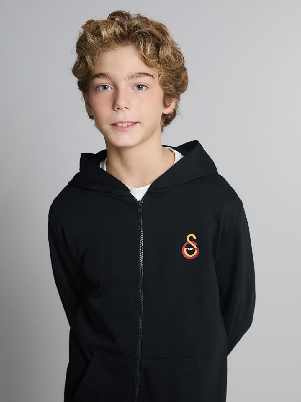 Siyah Kapüşonlu Galatasaray Baskılı Erkek Çocuk Eşofman Takım-1