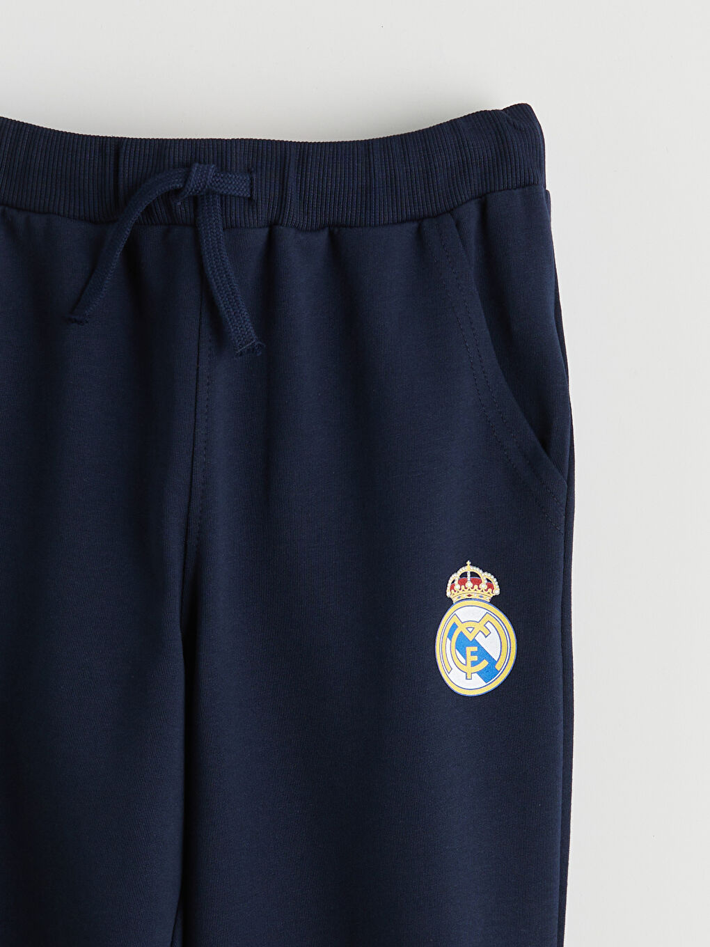 Komplet Trenerka za Dečake Real Madrid sa Kapuljačom i Štampom-6