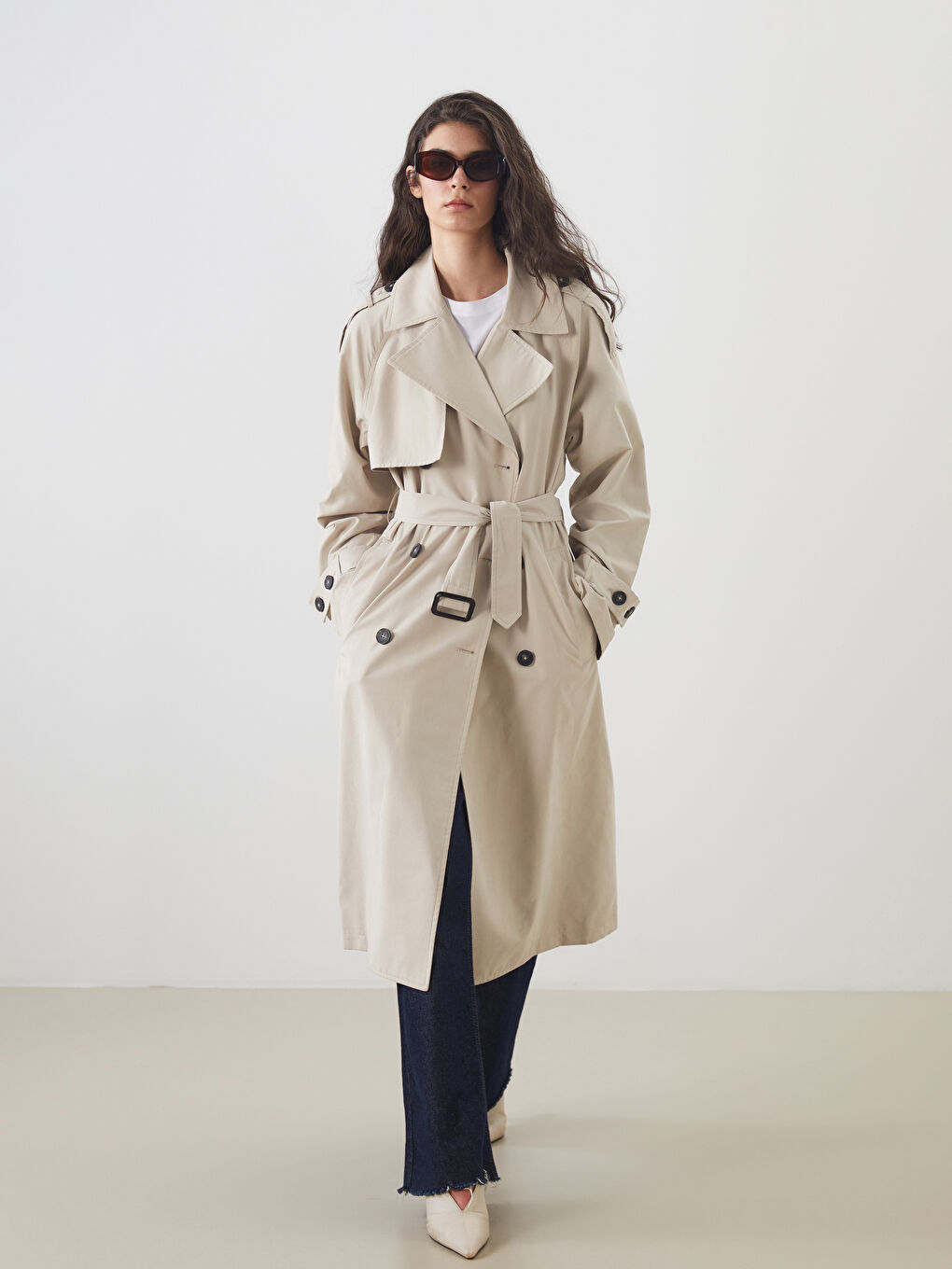 Bej Kruvaze Yaka Oversize Kadın Trençkot