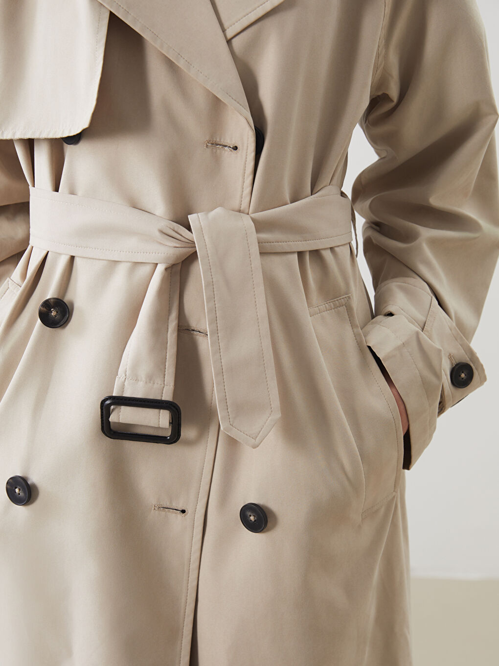 Bej Kruvaze Yaka Oversize Kadın Trençkot-2