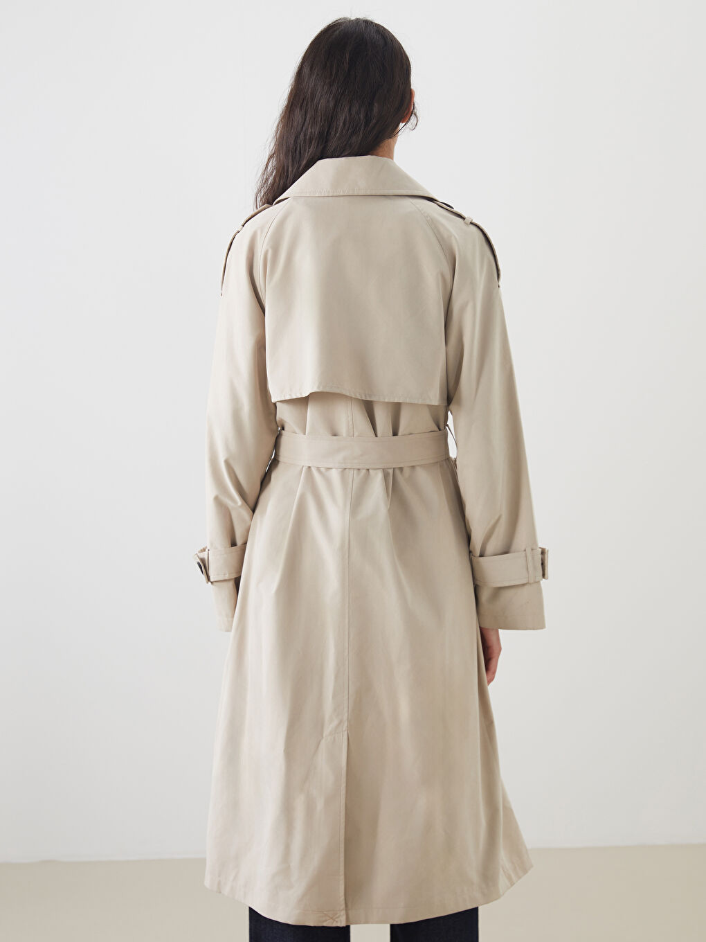 Bej Kruvaze Yaka Oversize Kadın Trençkot-3