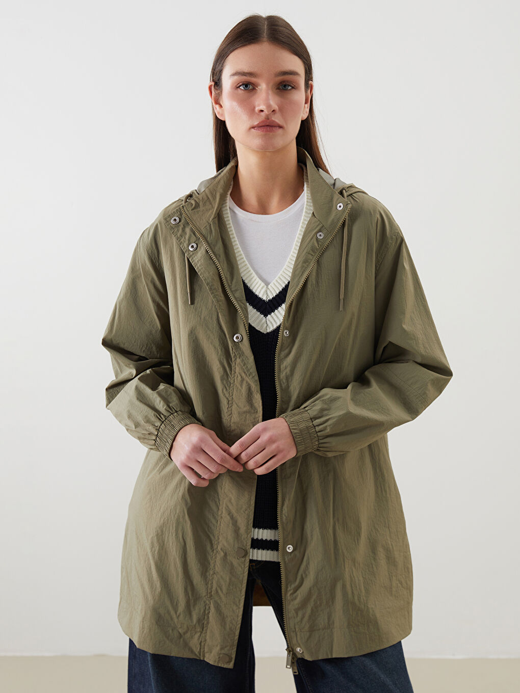 Haki Kapüşonlu Oversize Kadın Yağmurluk