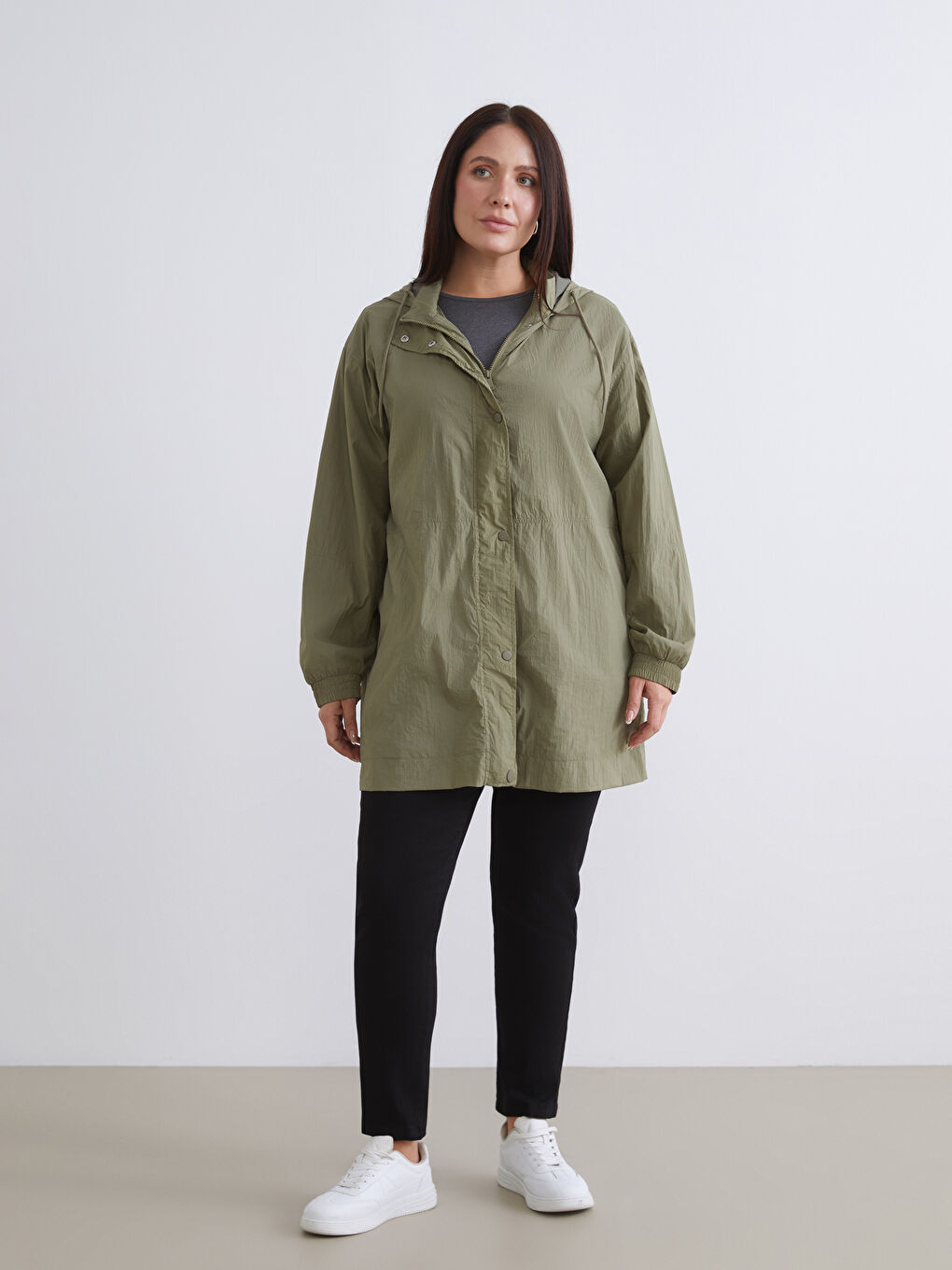 Haki Kapüşonlu Oversize Kadın Yağmurluk-5