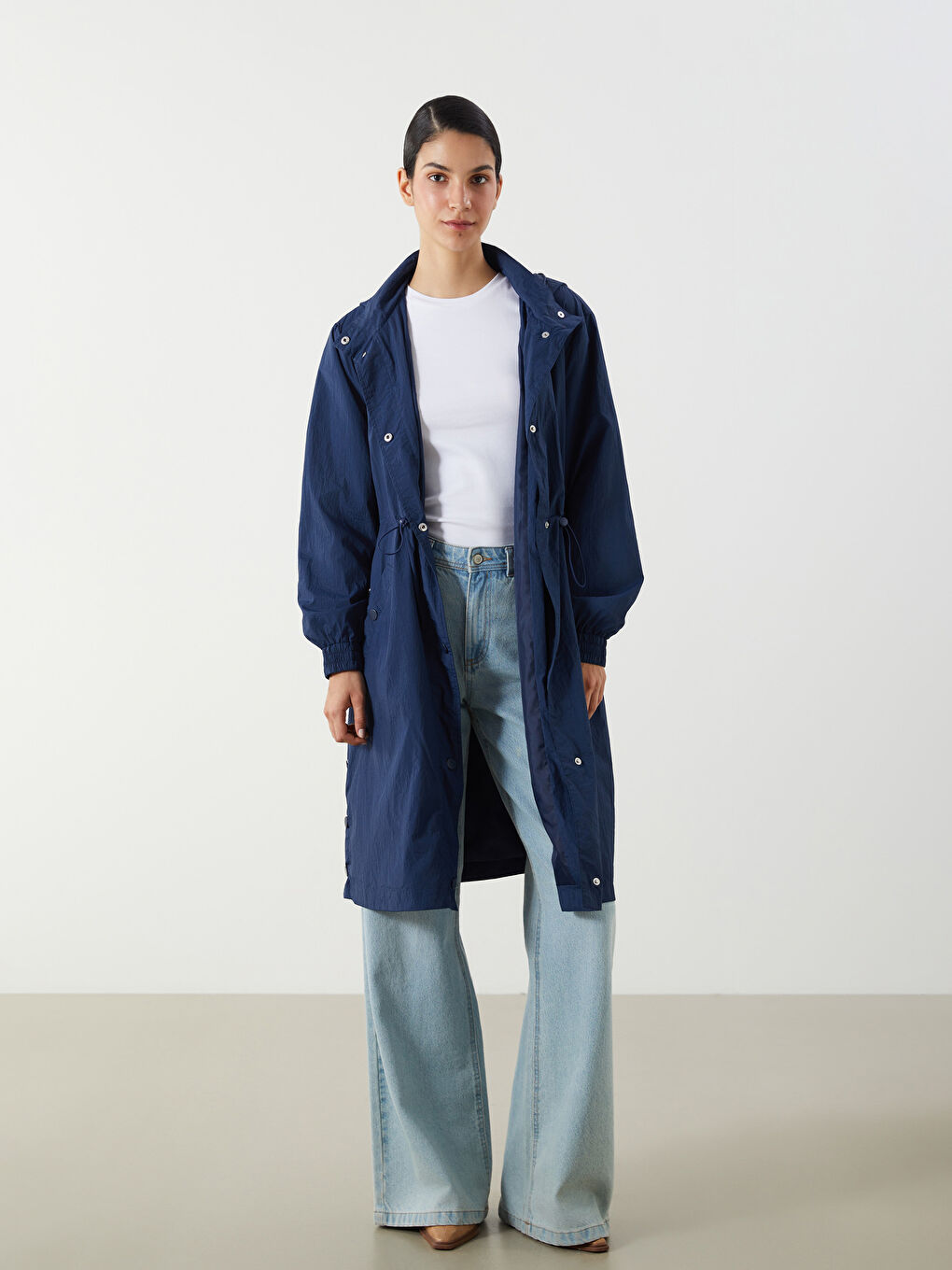 Lacivert Kadın Kapüşonlu Düz Yağmurluk