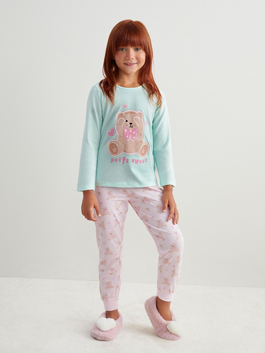 LCW Kids سێتی بیجامەی چاپکراوی بۆ کچان یەخە خڕ -W51584Z1-LSZ
