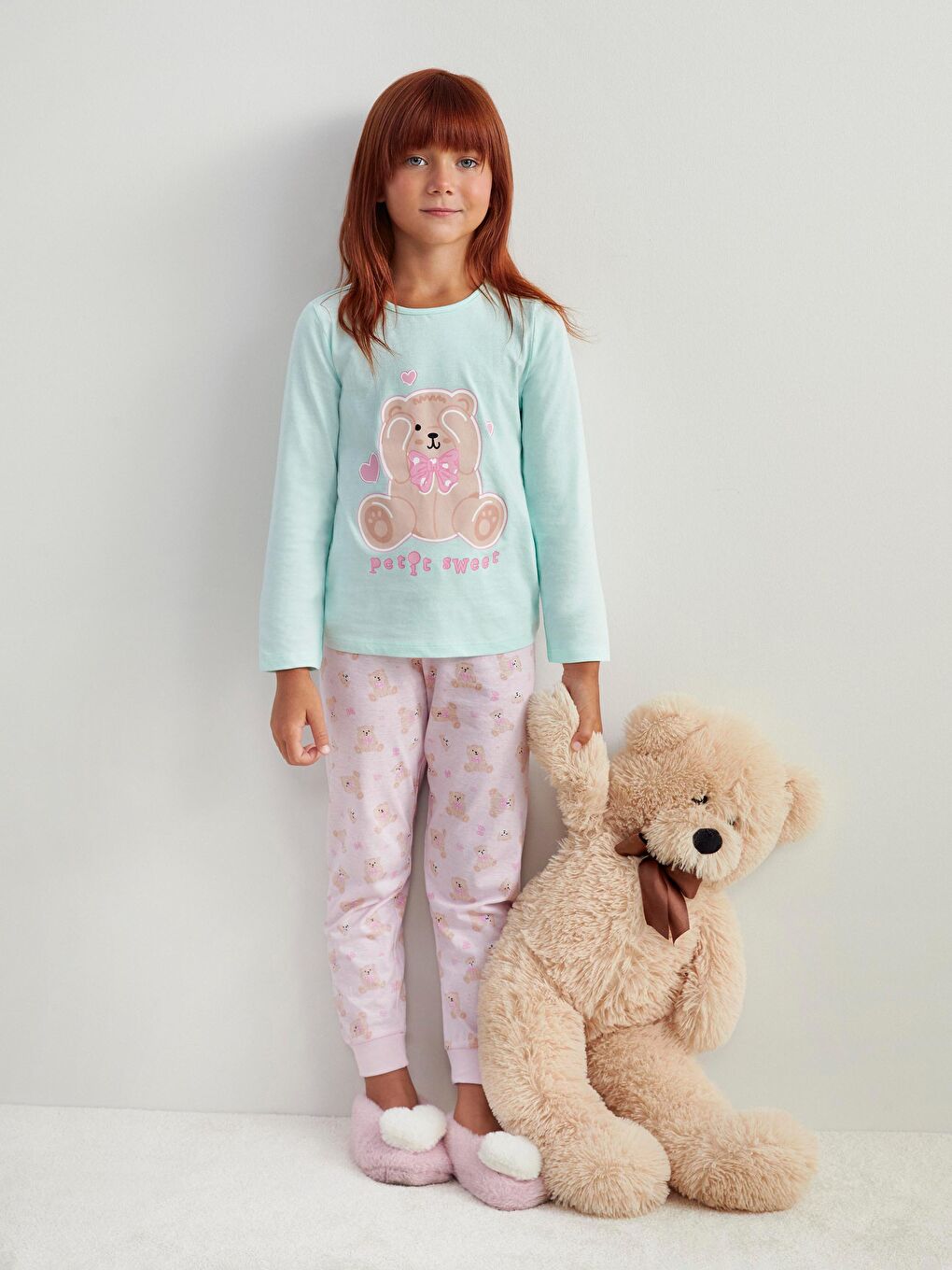 LCW Kids سێتی بیجامەی چاپکراوی بۆ کچان یەخە خڕ -W51584Z1-LSZ