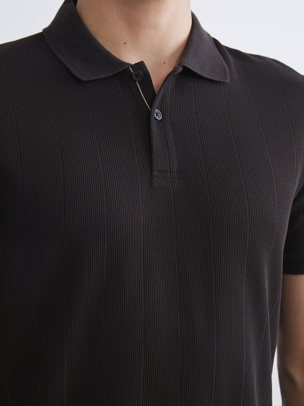 Kahverengi Polo Yaka Çizgili Erkek Tişört-2