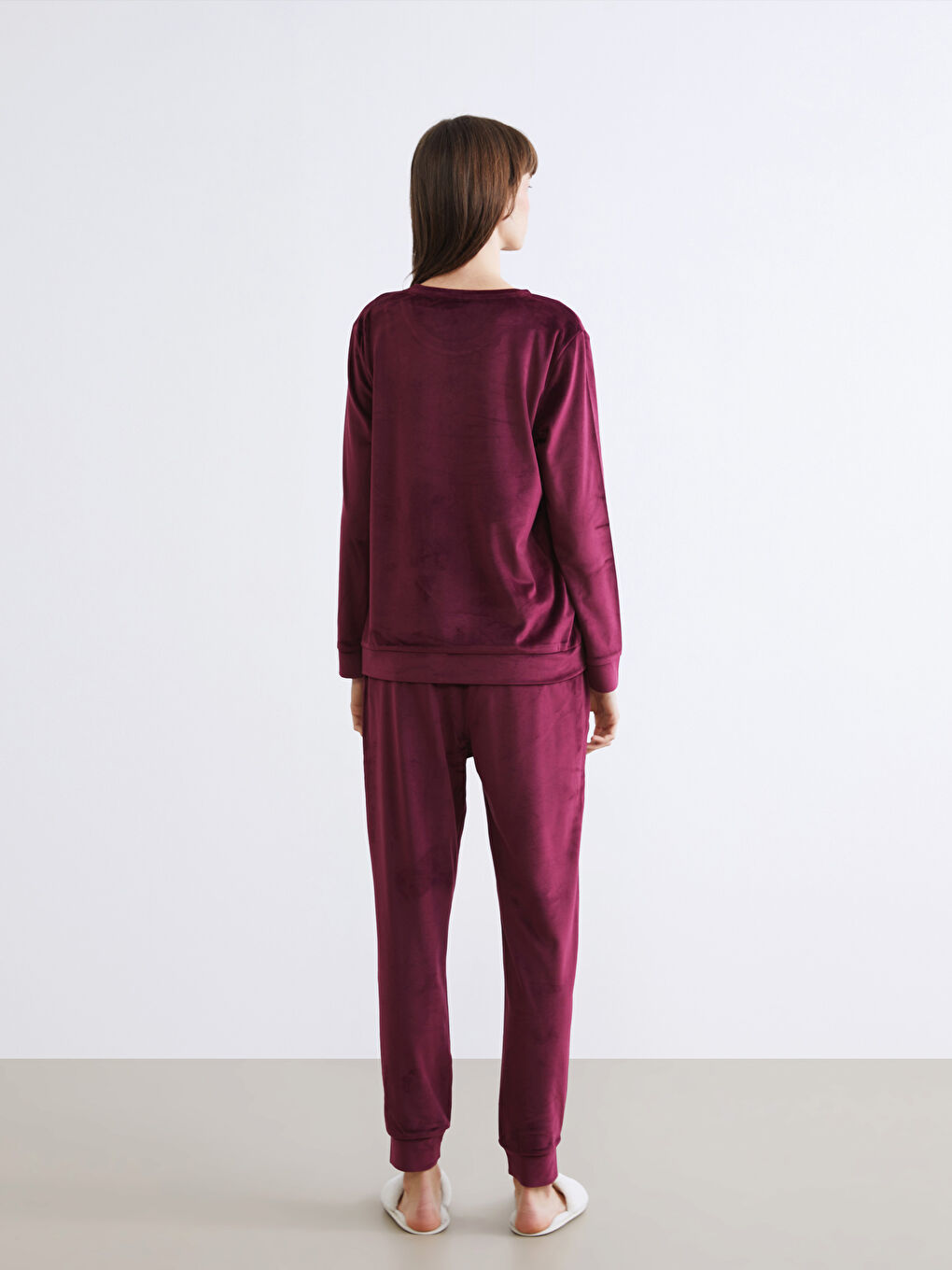 Crew Neck Embroidered Velvet Women's Pyjama Set-3