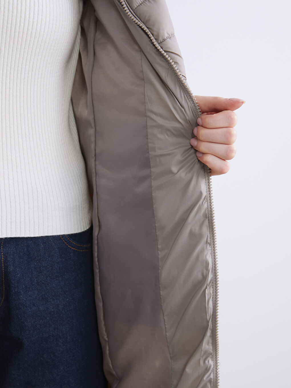 Hooded Women's Puffer Coat-3