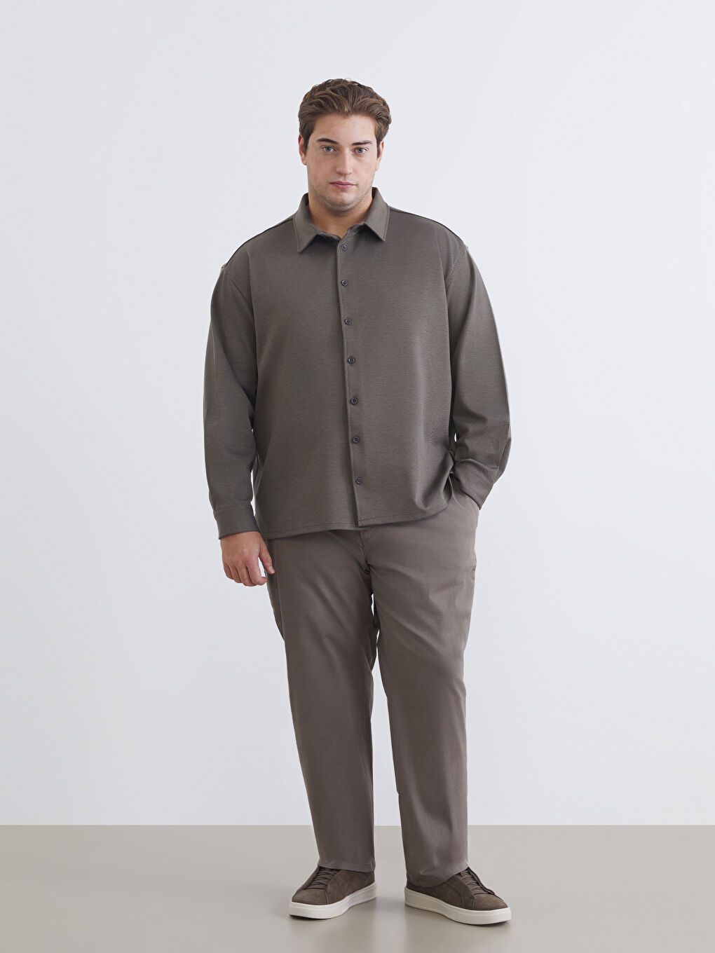 Pantalon Chino en Gabardine Ajustement Standard pour Hommes-1