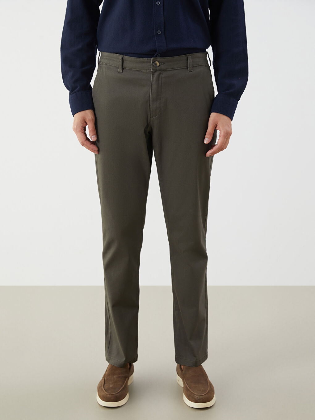 LCWAIKIKI Classic Standard Fit Gabardine Men's Chino Trousers -W51787Z8-VDU