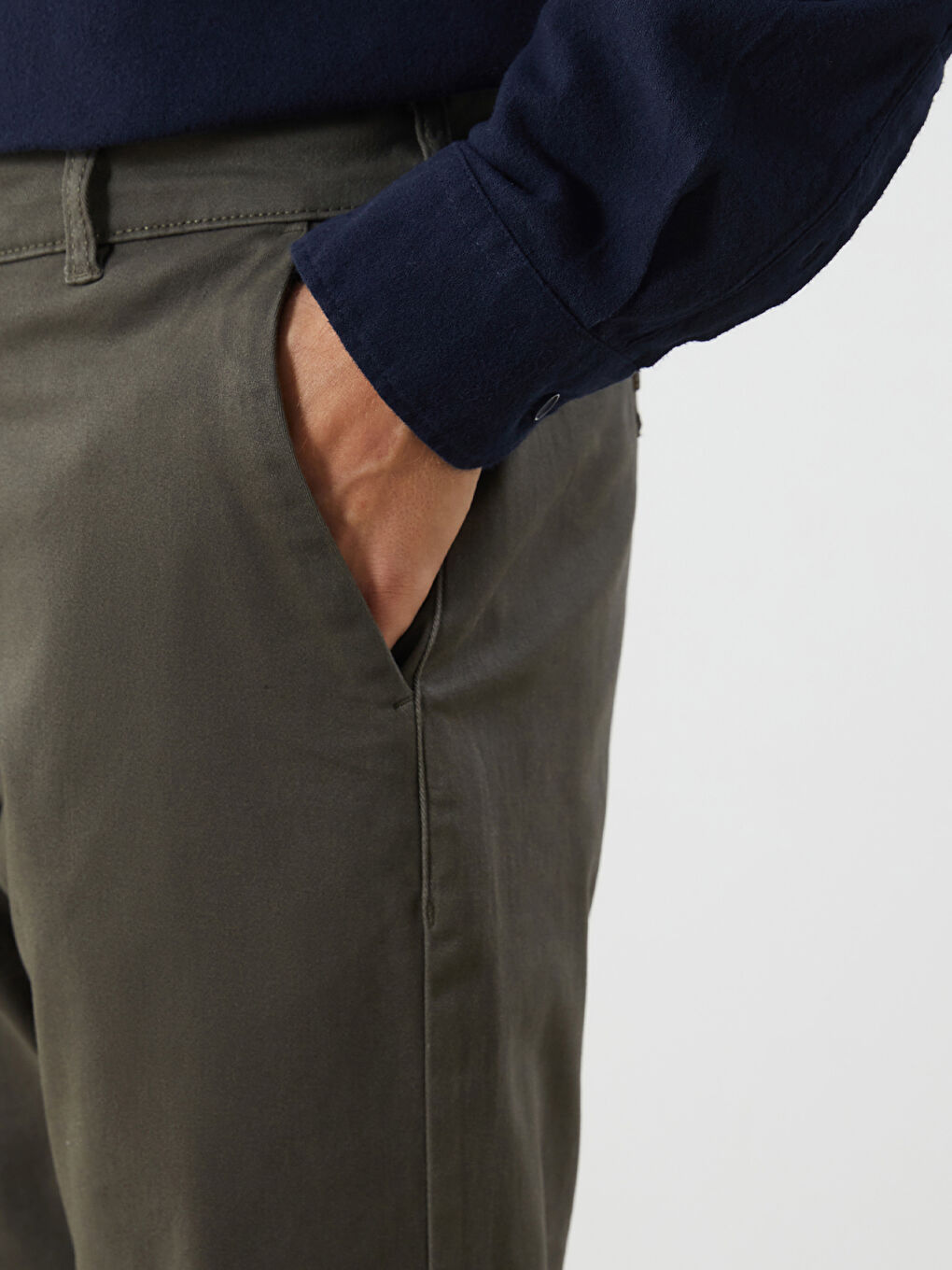 LCWAIKIKI Classic Standard Fit Gabardine Men's Chino Trousers -W51787Z8-VDU