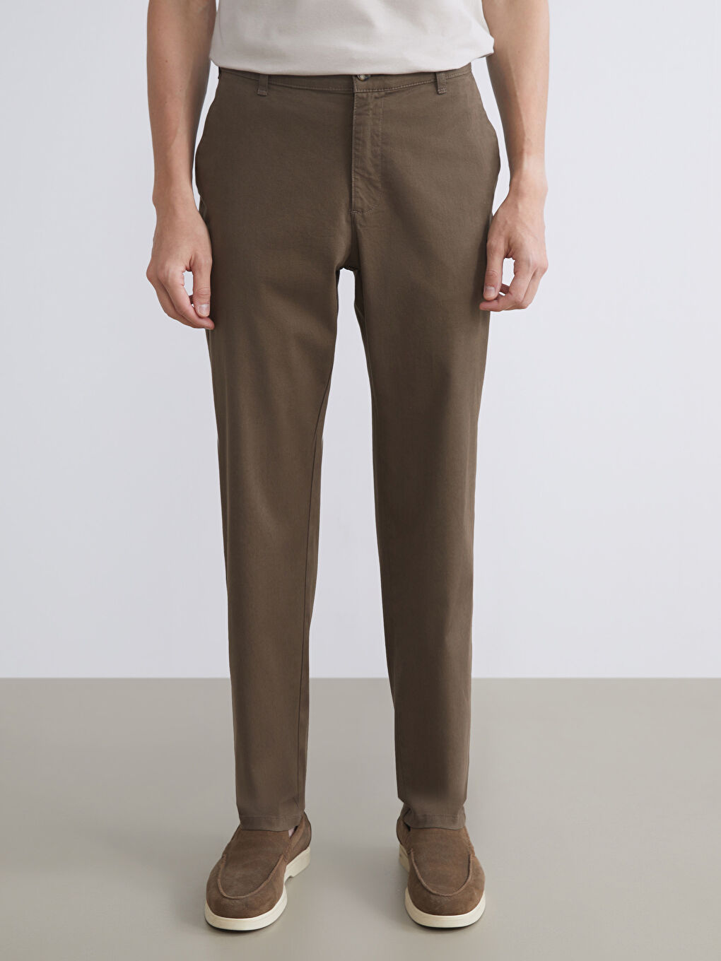LCWAIKIKI Classic Standard Fit Gabardine Men's Chino Trousers -W51787Z8-ZBF