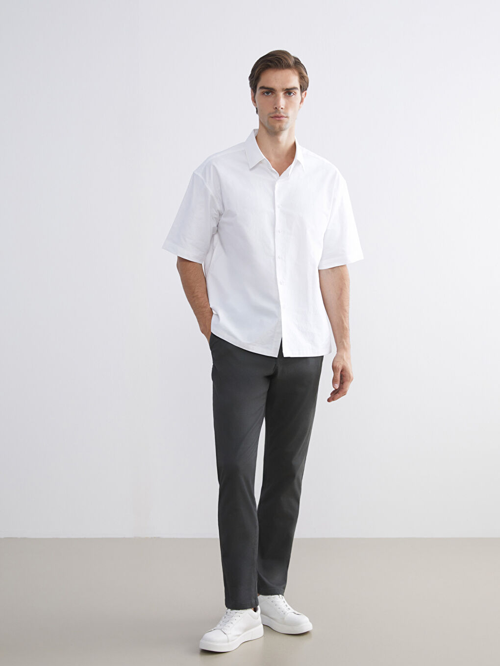 Ерлерге арналған тар пішім чино шалбар