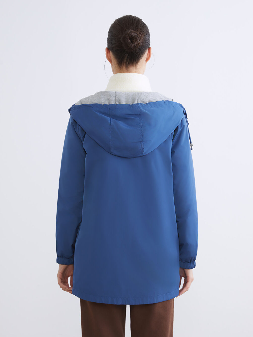 Mavi Kapüşonlu Kadın Yağmurluk-8