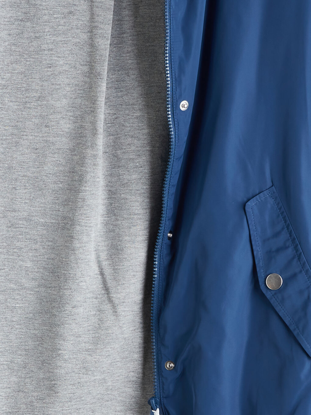 Mavi Kapüşonlu Kadın Yağmurluk-12