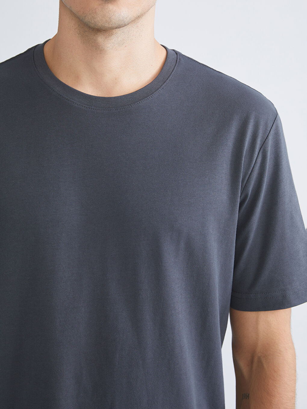 LCWAIKIKI Classic Crew Neck Jersey Men's T-Shirt -W52039Z8-YKZ