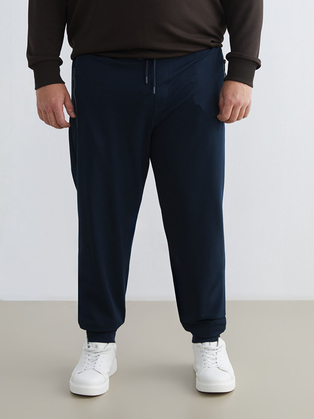 بنطال رياضة بقصة عادية للرجال-13