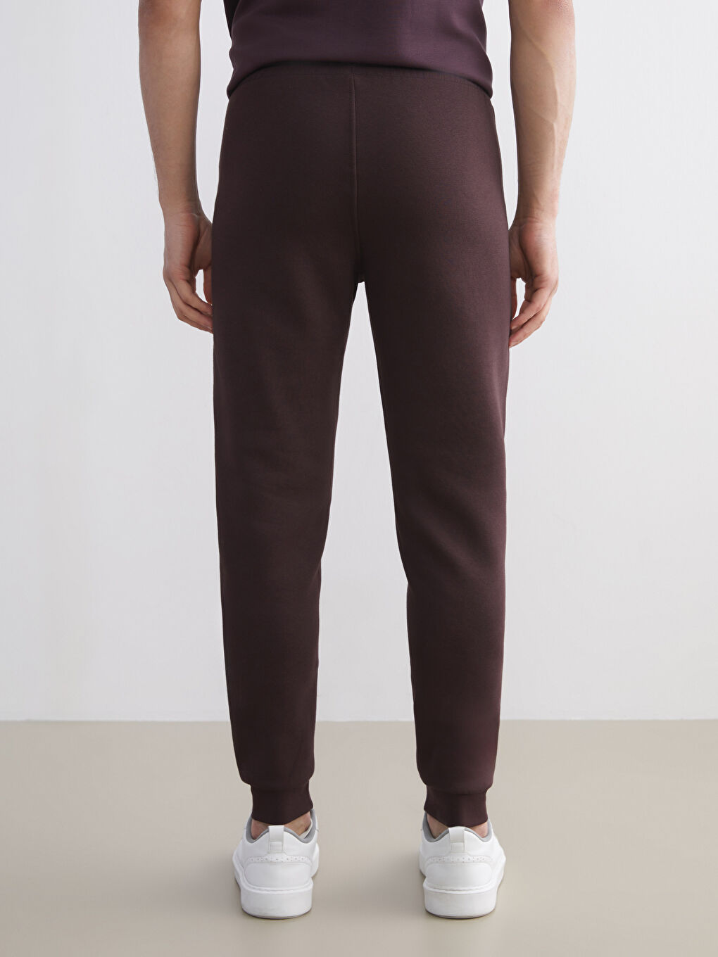 Man PLUM Jogger Sweatpants-3