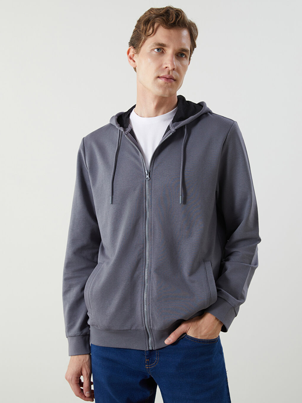 LCWAIKIKI Basic Hooded Long Sleeve Men's Zip-Up Sweatshirt -W52054Z8-YFG