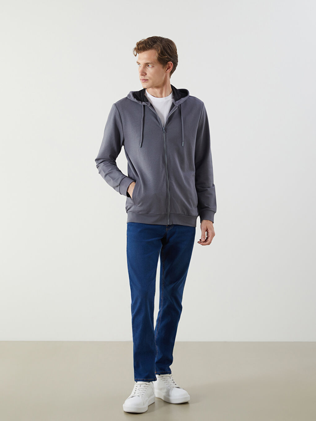 LCWAIKIKI Basic Hooded Long Sleeve Men's Zip-Up Sweatshirt -W52054Z8-YFG