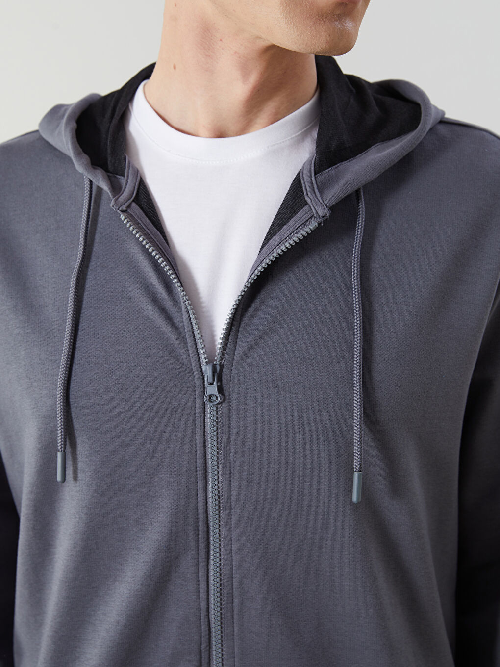 LCWAIKIKI Basic Hooded Long Sleeve Men's Zip-Up Sweatshirt -W52054Z8-YFG