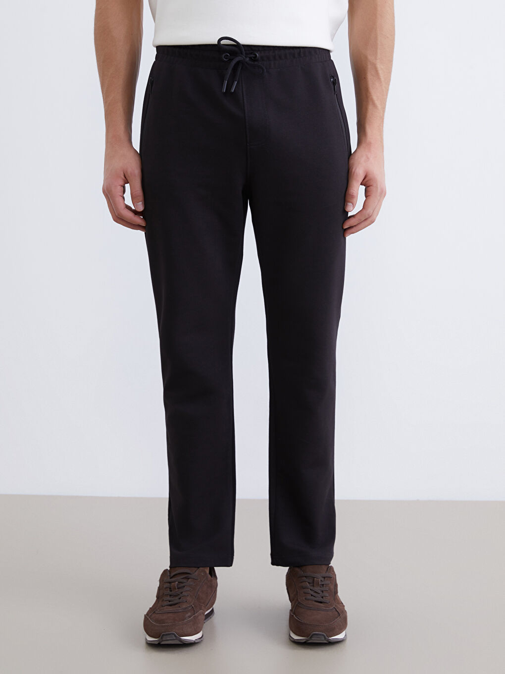 Чоловічі спортивні штани класичного крою-1