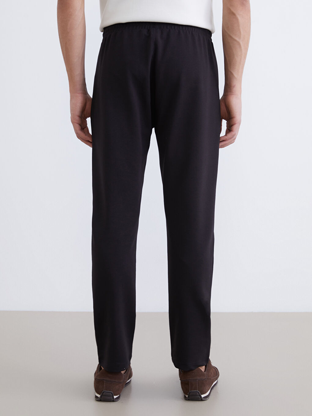 Чоловічі спортивні штани класичного крою-3