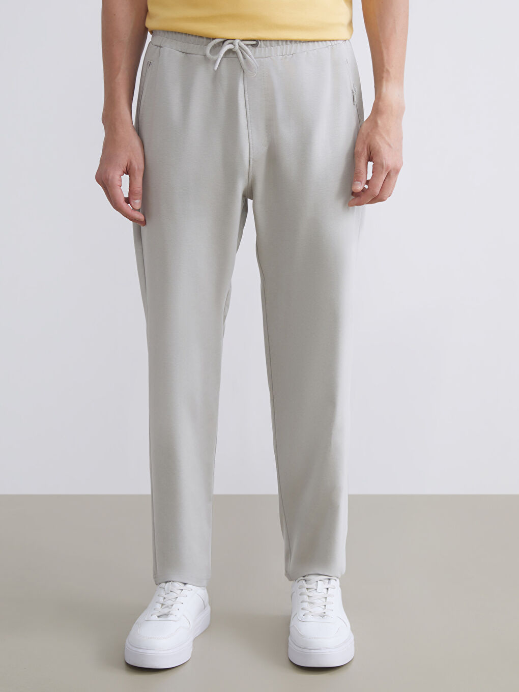 LCWAIKIKI Classic Standard Fit Men's Sweatpants -W52056Z8-ZM2