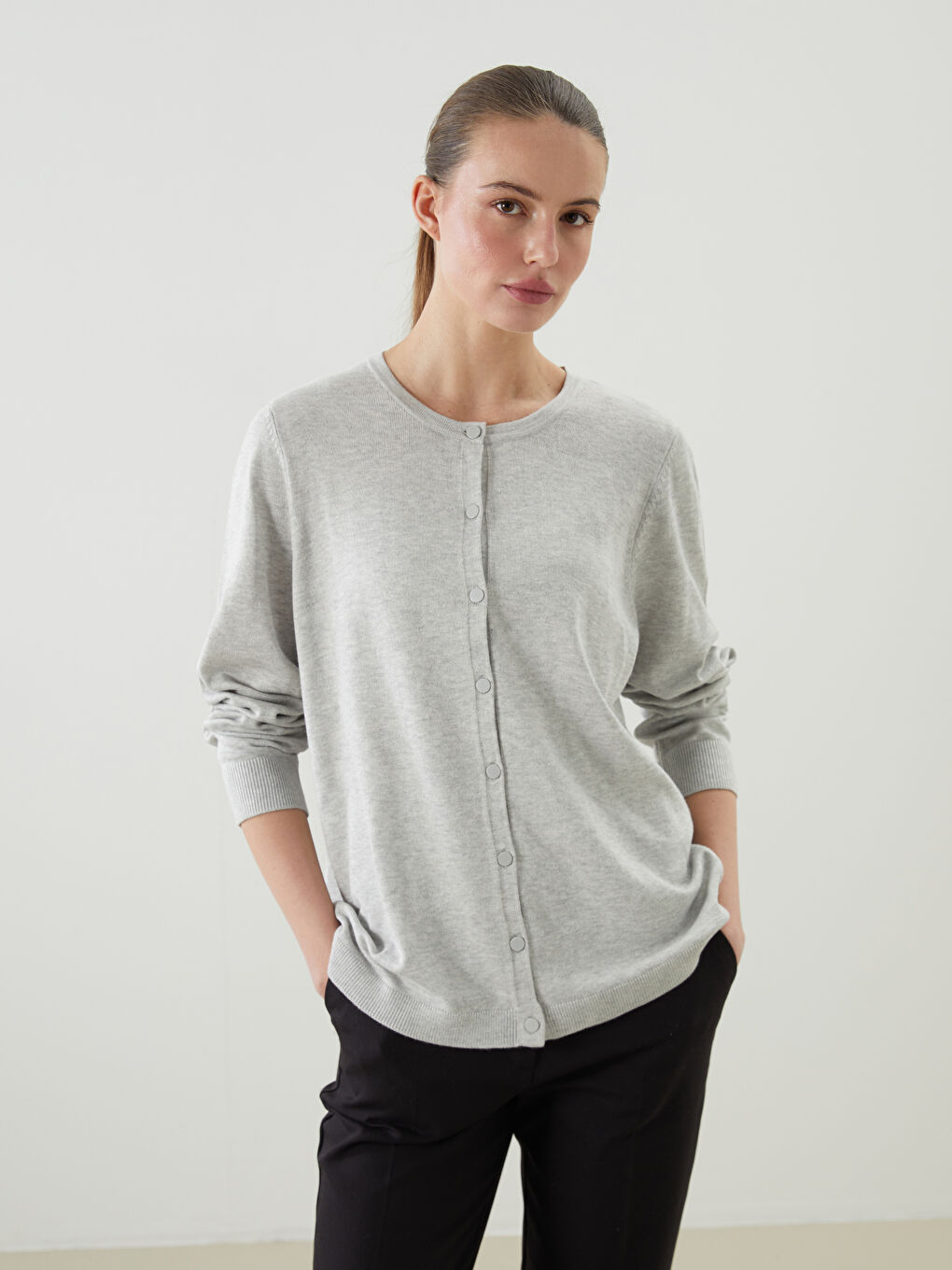 LCWAIKIKI Classic Crew Neck Women's Knitwear Cardigan -W52172Z8-DD0