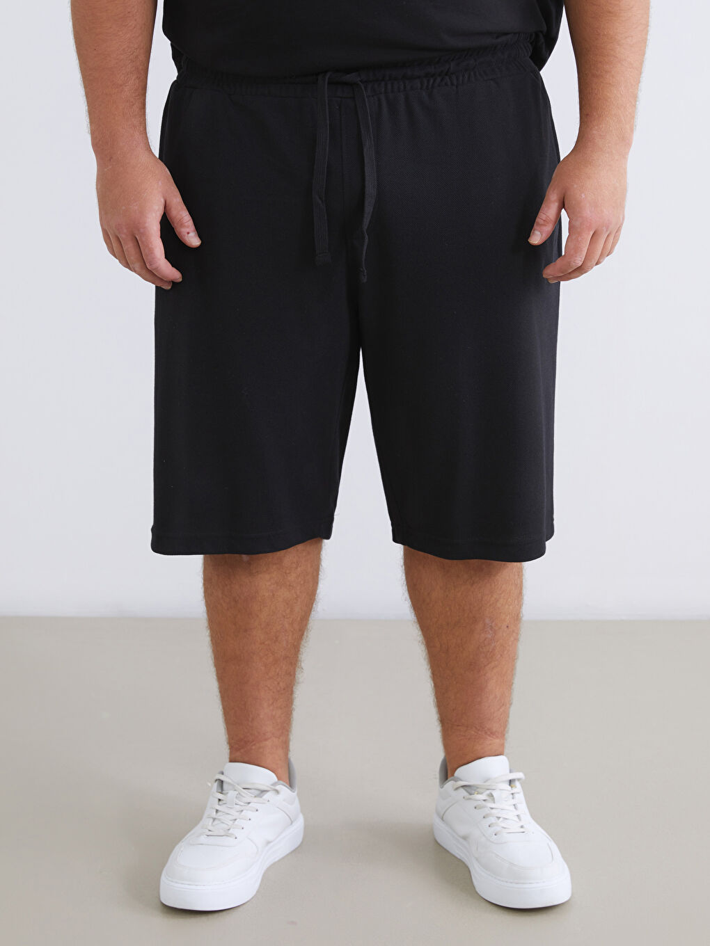 Siyah Standart Kalıp Pike Erkek Şort-5