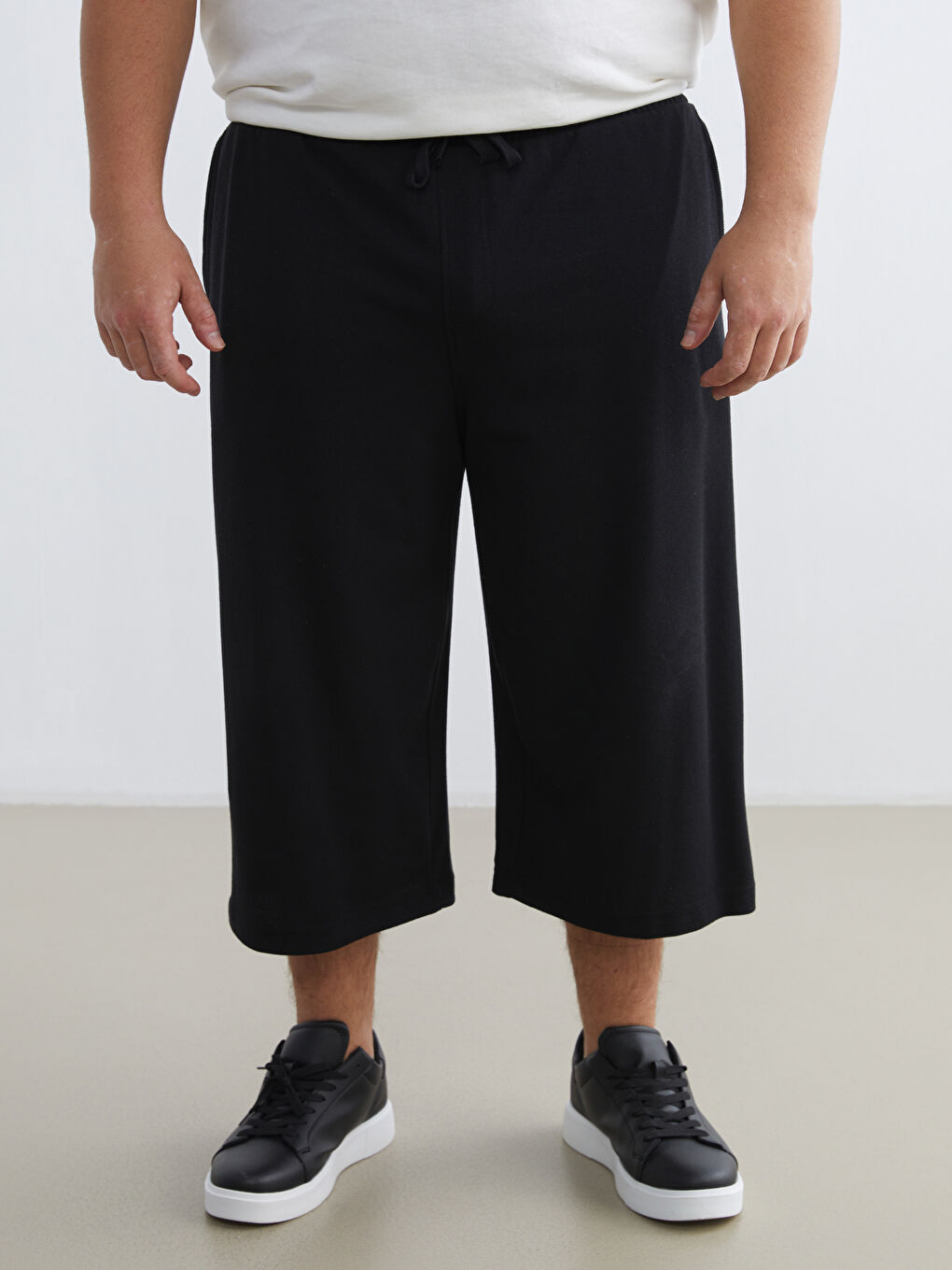 Siyah Standart Kalıp Erkek Bermuda Şort-5