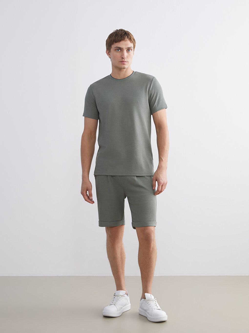 Haki Standart Kalıp Erkek Şort-1