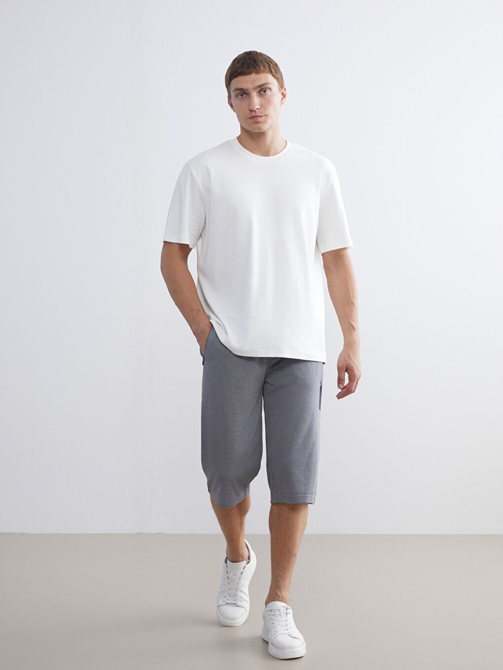Gri Standart Kalıp Erkek Bermuda Şort-1