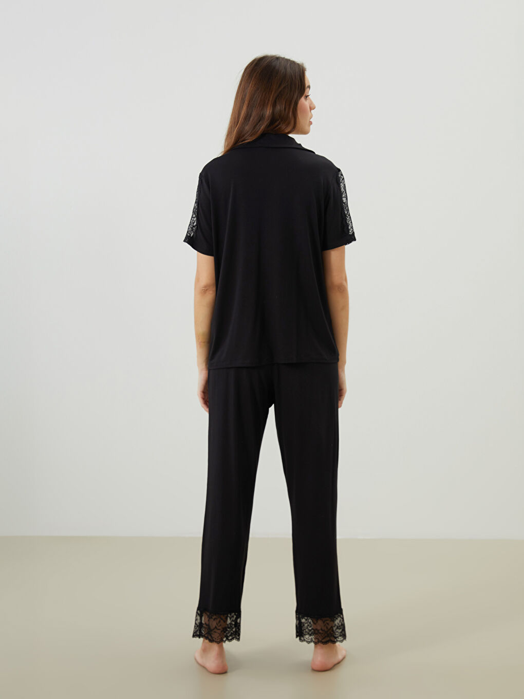 Siyah Gömlek Yaka Dantel Detaylı Kadın Pijama Takımı-4