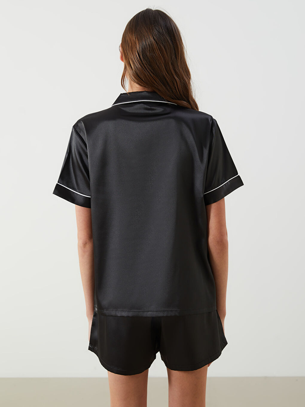 Siyah Gömlek Yaka Kadın Şortlu Pijama Takımı-4