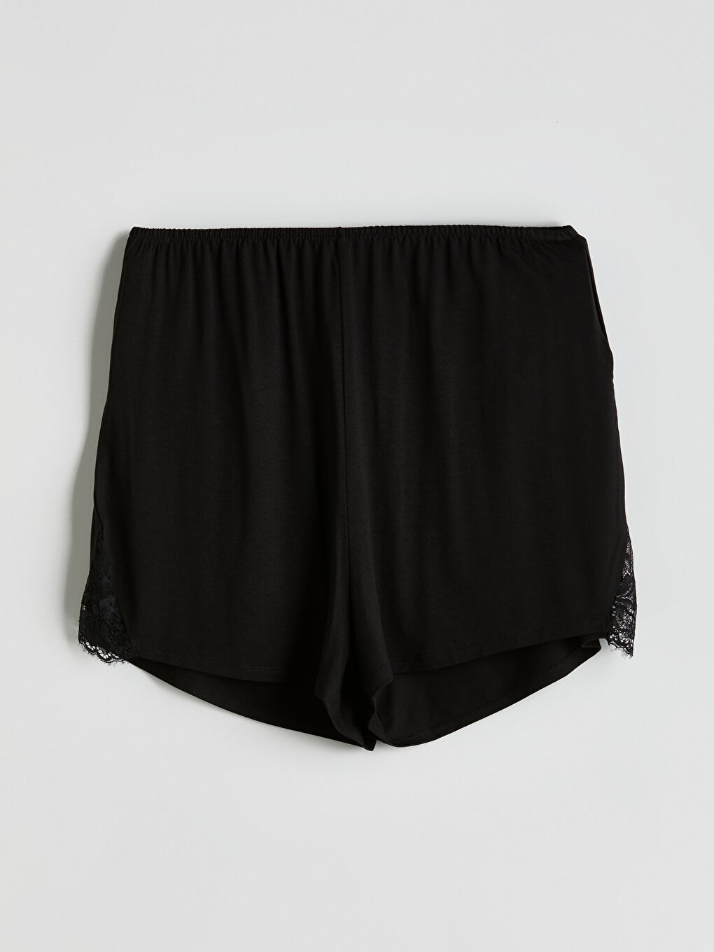 Siyah V Yaka Dantelli Askılı Kadın Şortlu Pijama Takımı-7