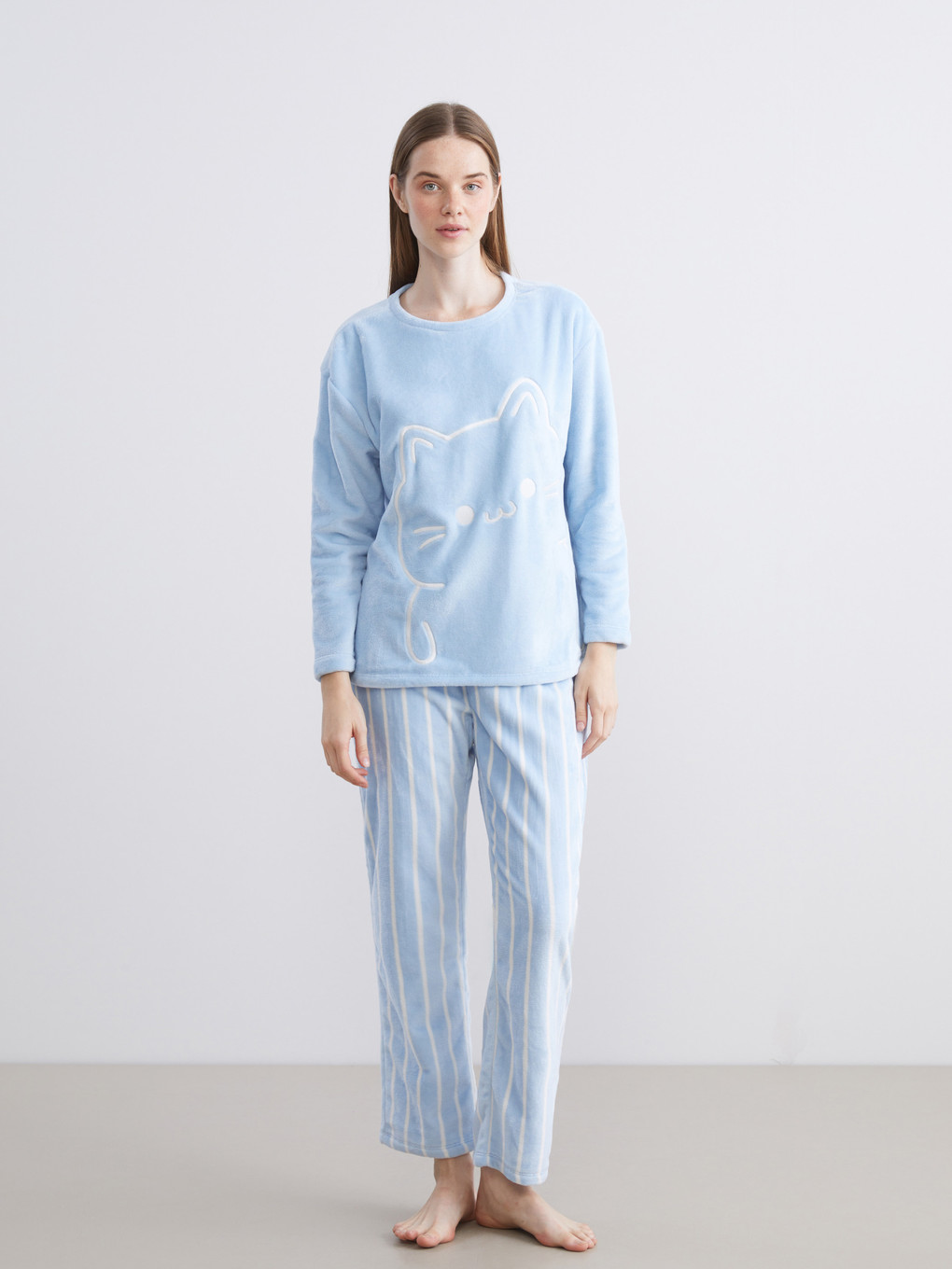 Mavi Nakışlı Kadın Pelüş Pijama Üst-1