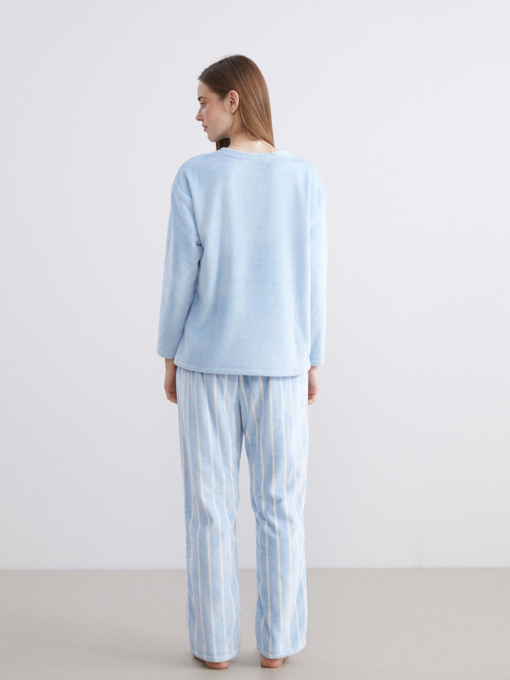 Mavi Nakışlı Kadın Pelüş Pijama Üst-3