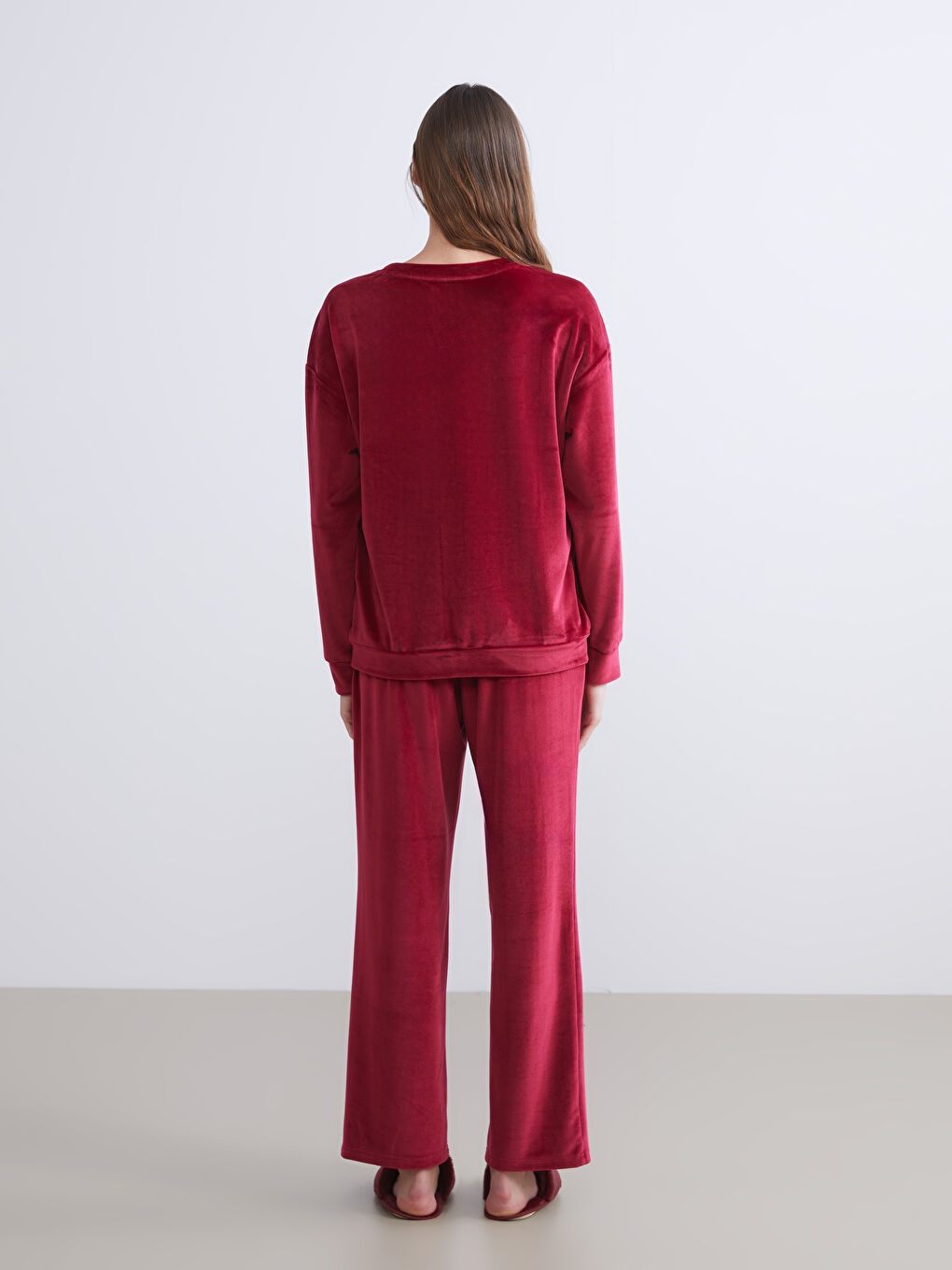 Crew Neck Embroidered Women's Velvet Pyjama Set-3