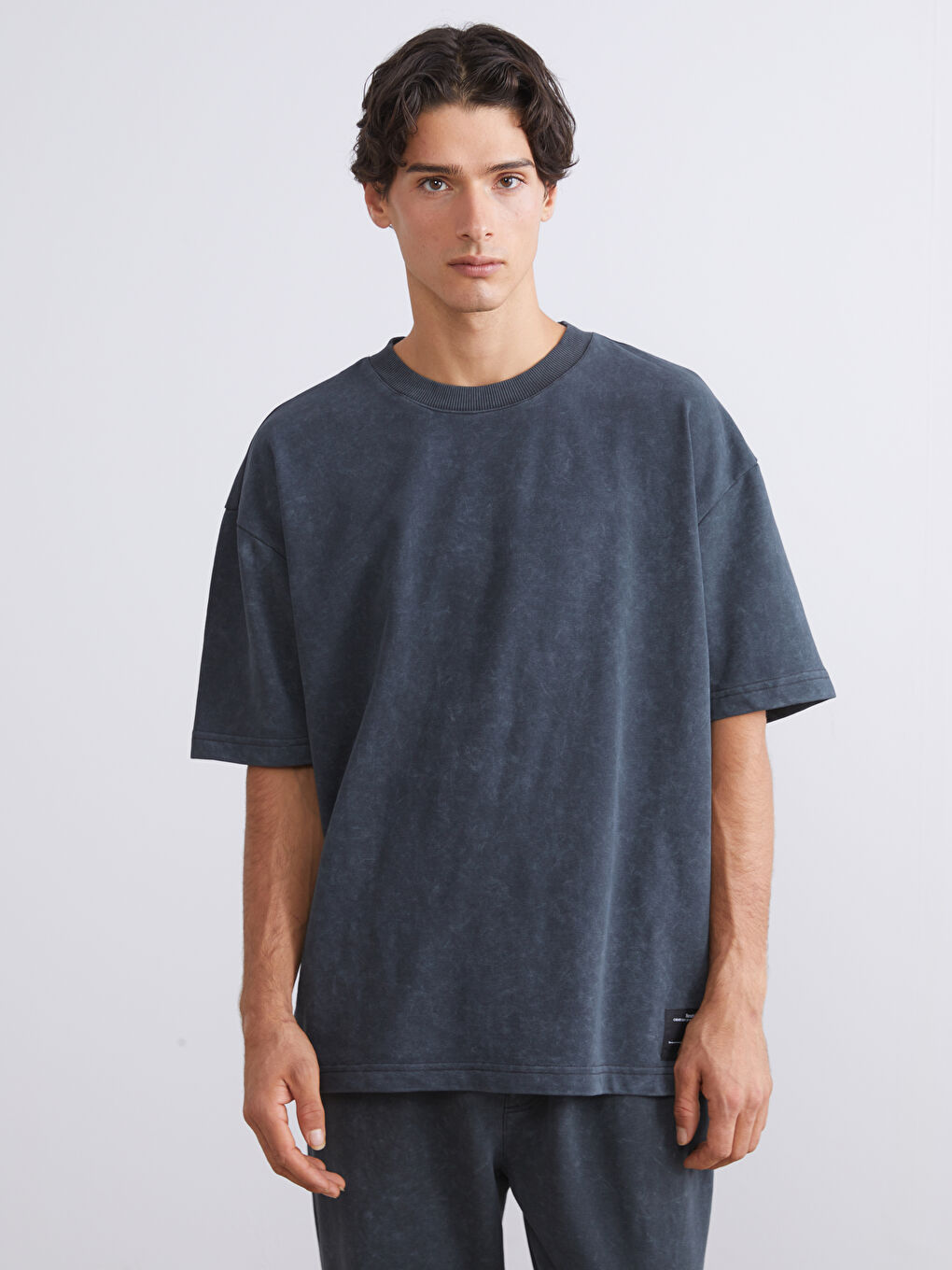 سويت شيرت كم قصير بياقة دائرية للرجال