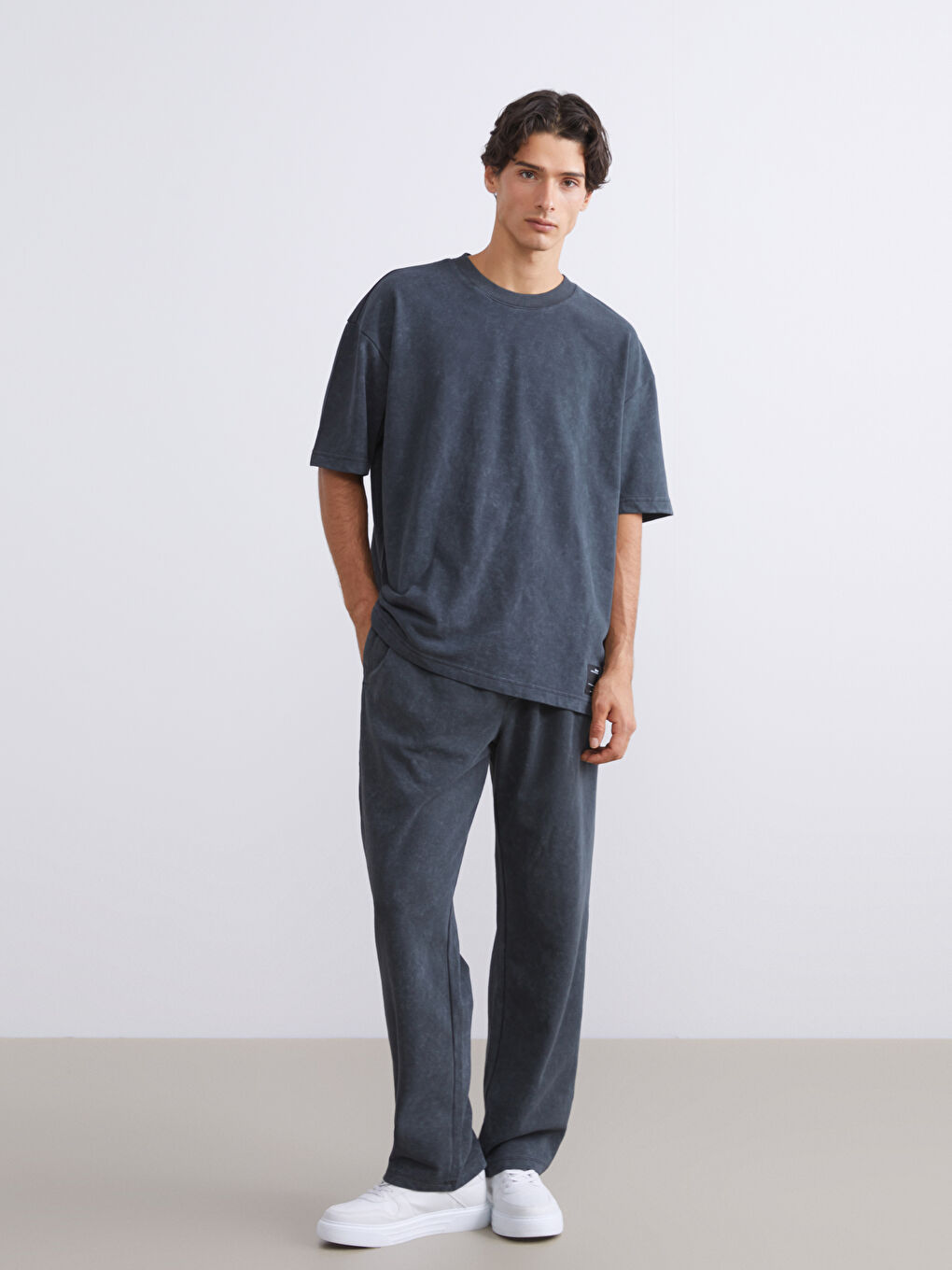 سويت شيرت كم قصير بياقة دائرية للرجال-2