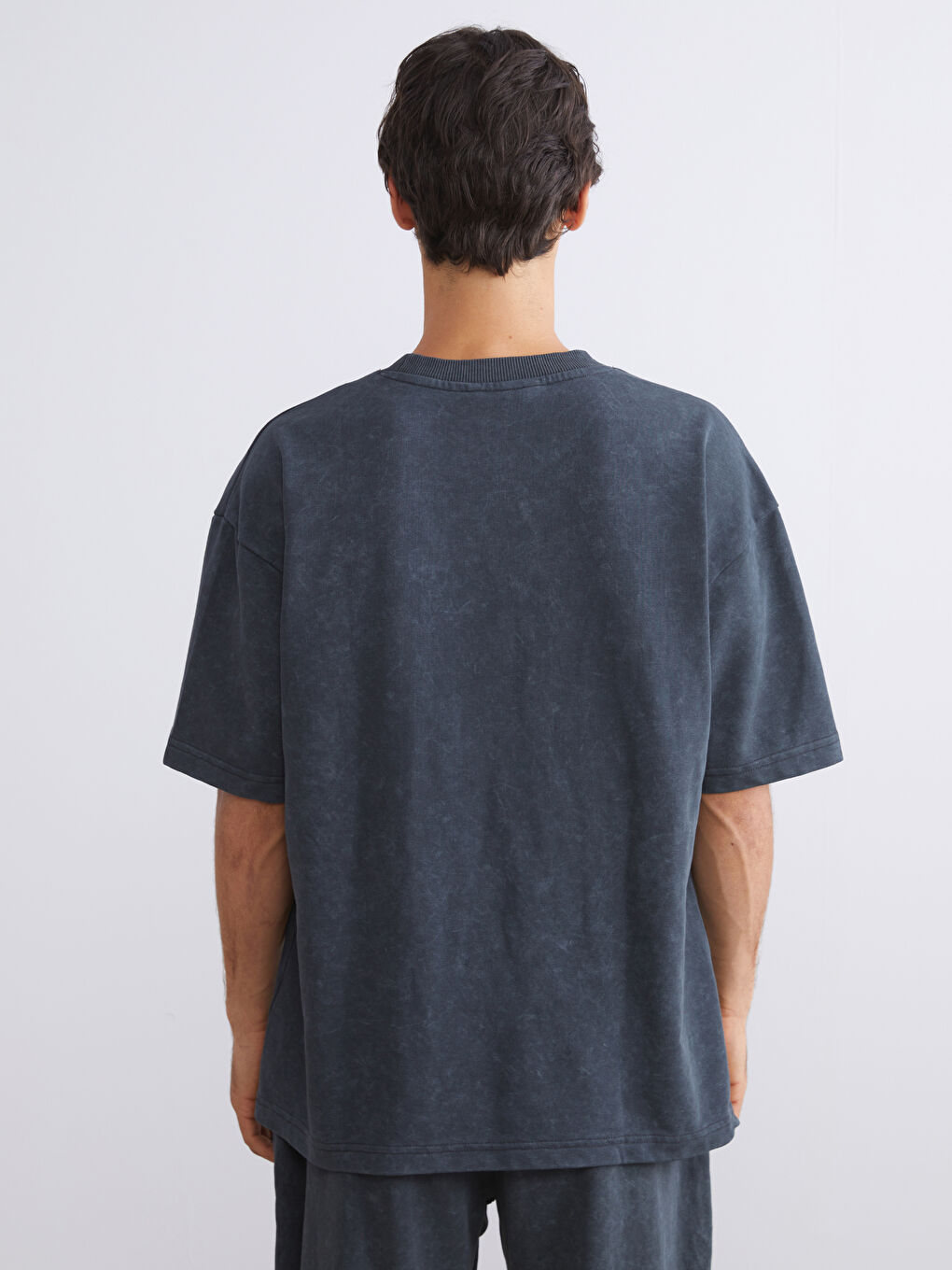 سويت شيرت كم قصير بياقة دائرية للرجال-6