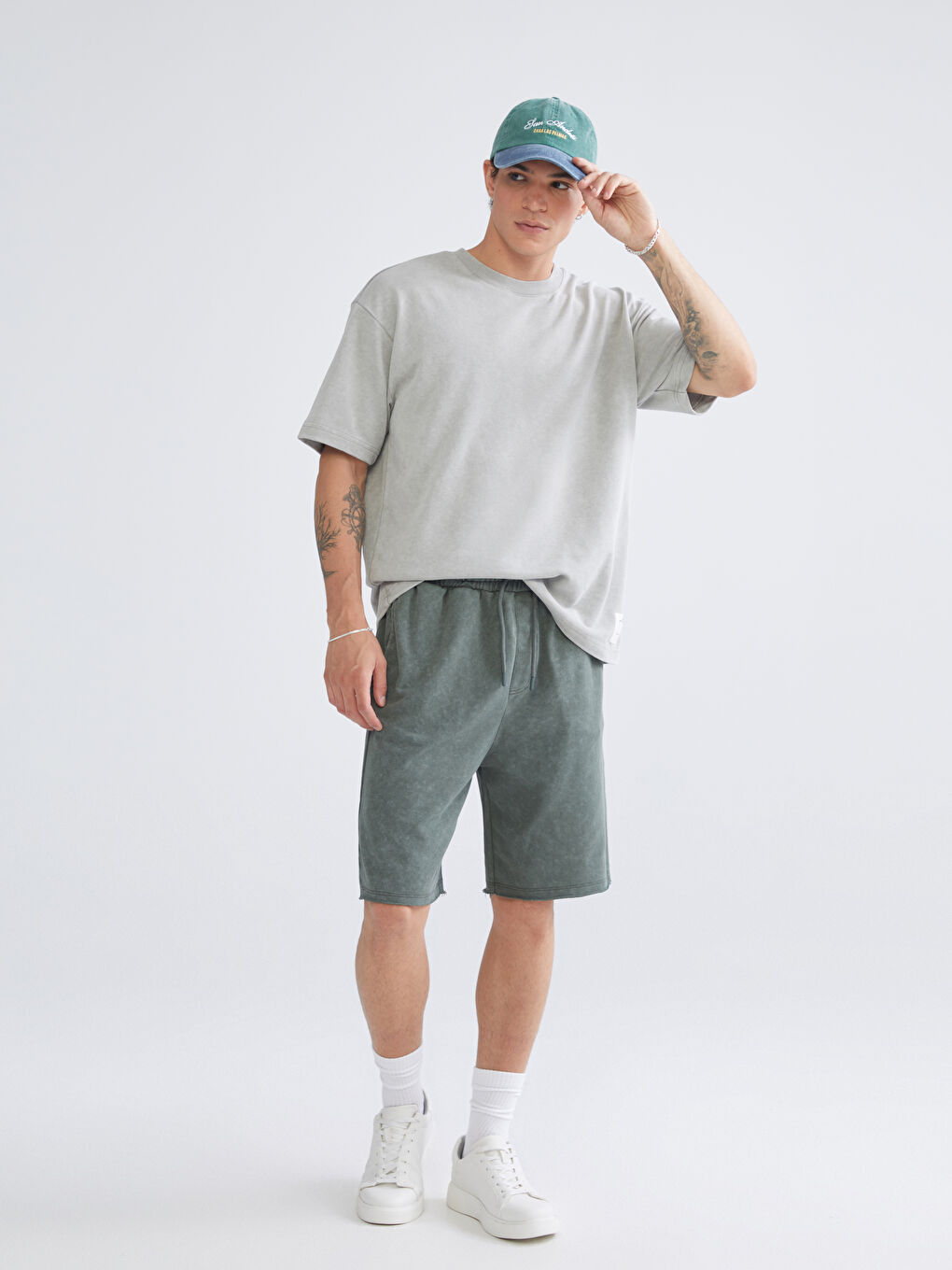 Haki Rahat Kalıp Erkek Şort