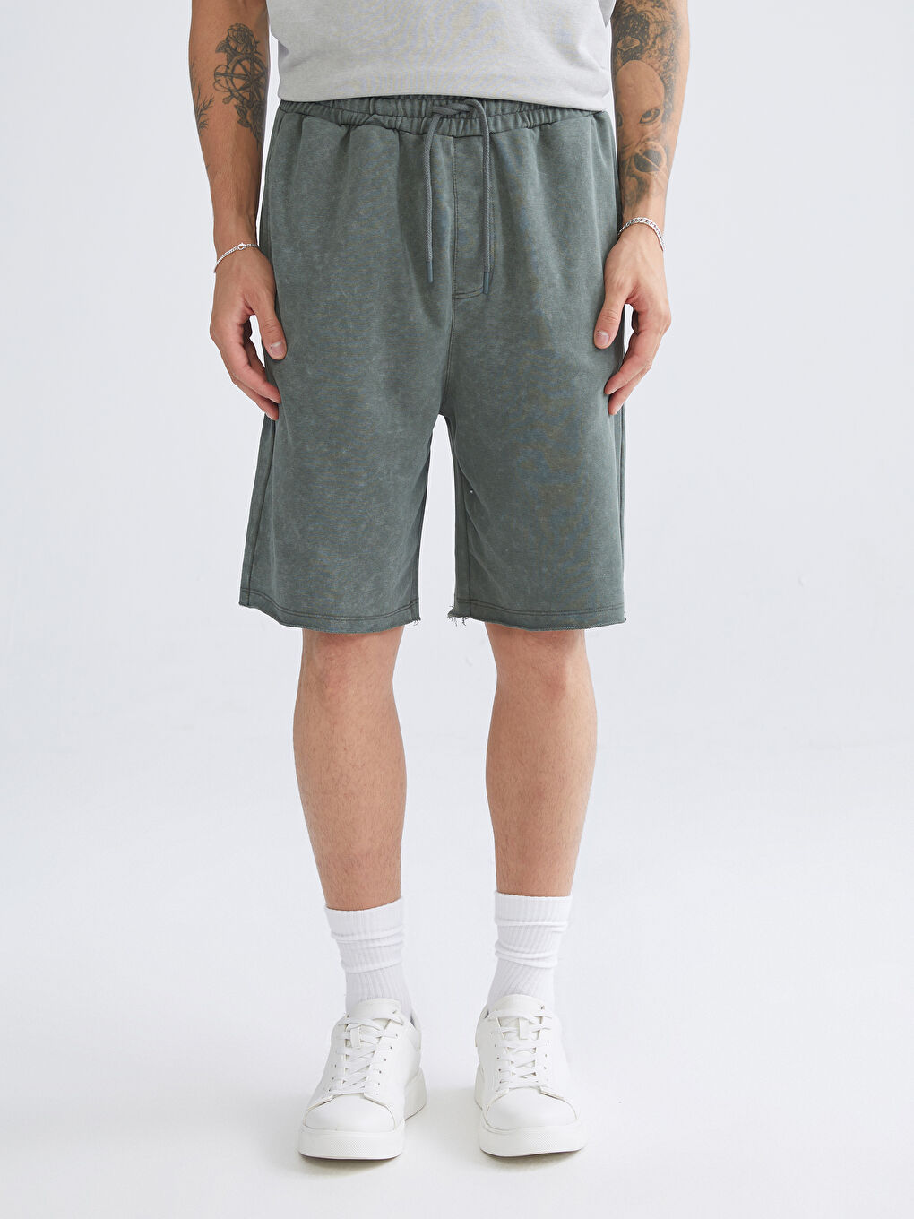 Haki Rahat Kalıp Erkek Şort-1