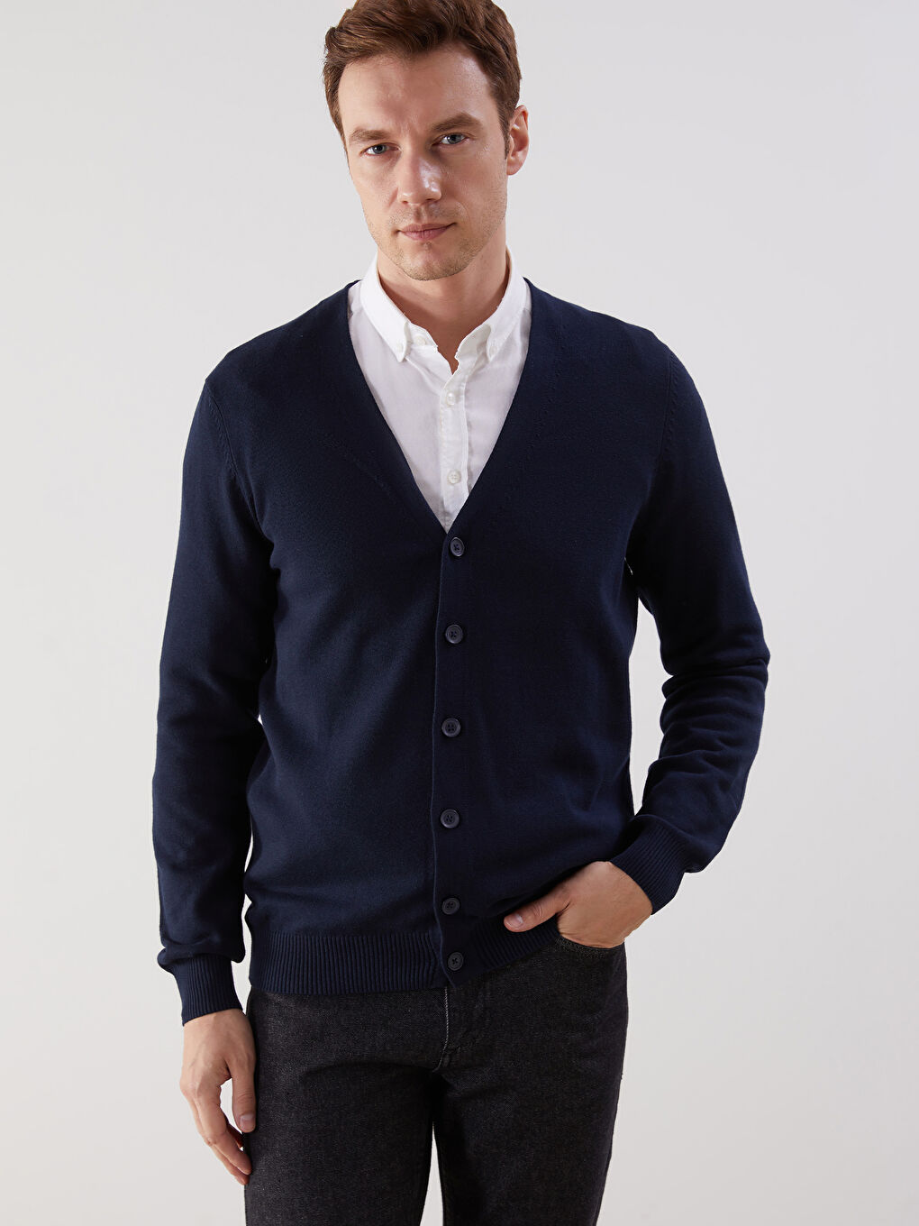 LCWAIKIKI Classic Standard Fit V Neck Men's Knitwear Cardigan -W52333Z8-RFH