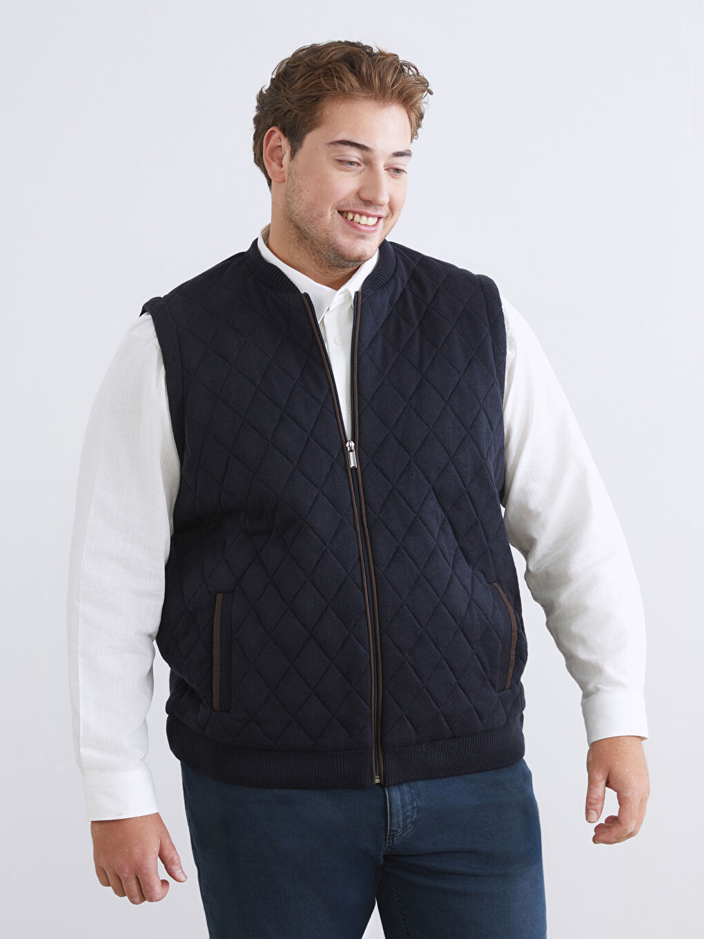 Standard Fit Men's College Collar Waistcoat-1