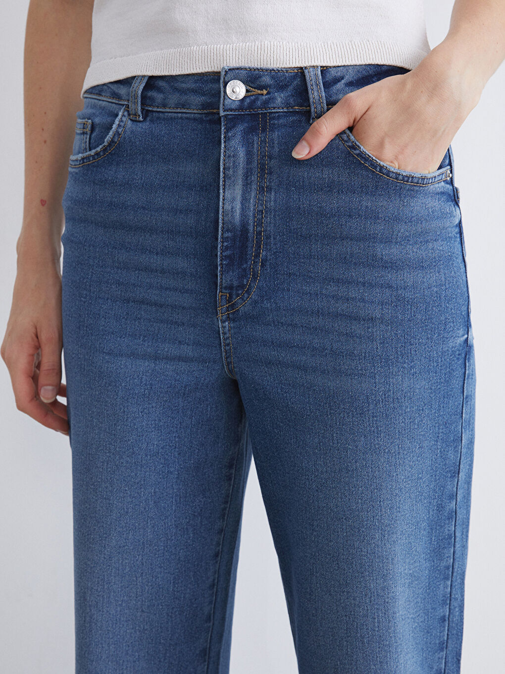 LCWAIKIKI Classic Wideleg Women's Jeans -W52387Z8-H45
